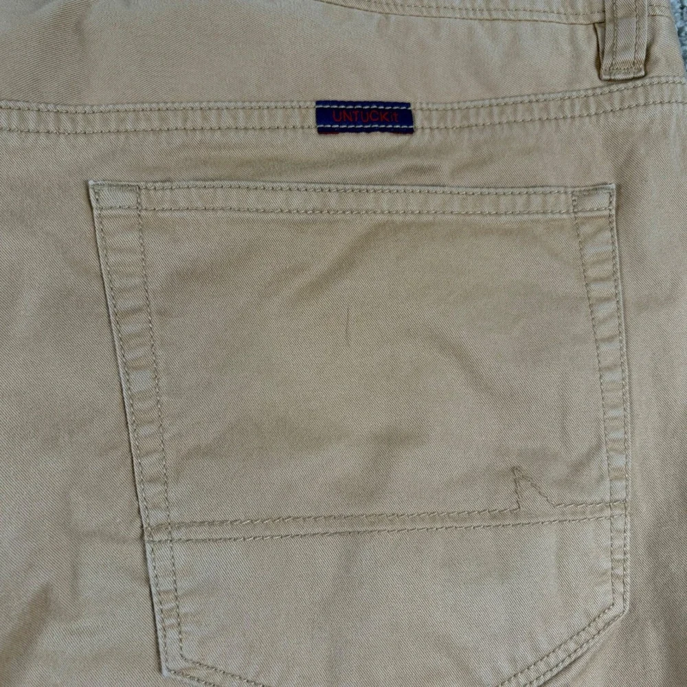 UNTUCKit 5 Pocket Pant Men 35x32 Tan Relaxed Fit Pima Cotton Stretch 40067